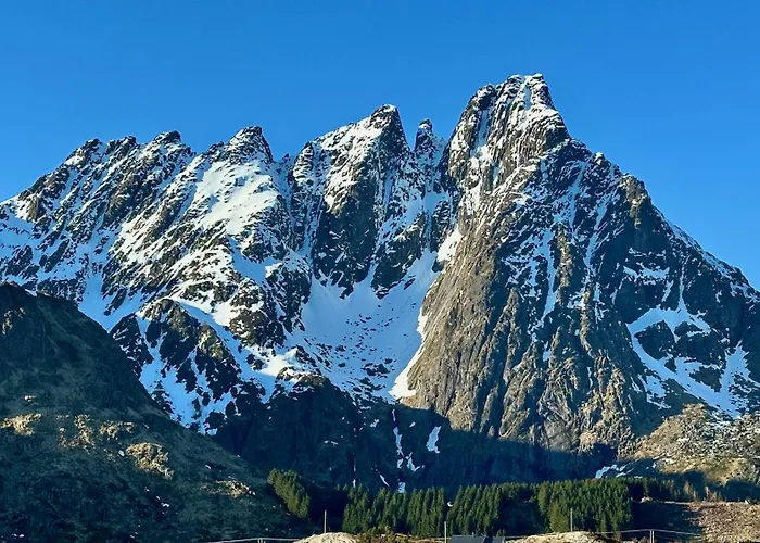 Dağ evi Nonstinden View Lofoten Ballstad